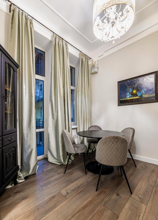 3 Room Apartments , Rohatyntsyv Street Lvov Exteriér fotografie